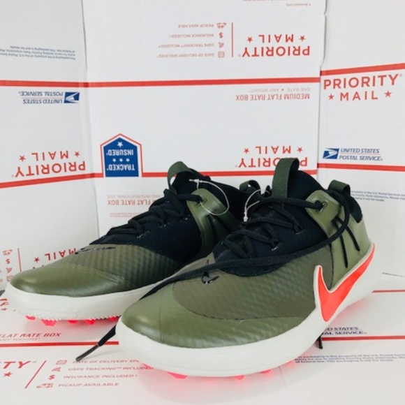 Nike Other - Nike Golf Shoes Sample Green  849965-300 Size 10